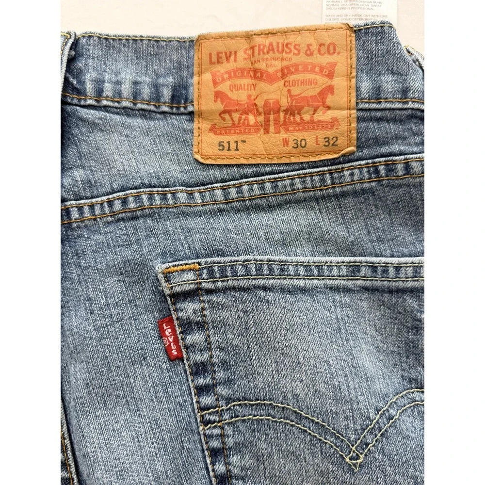 Levi's 511‎ Jeans Mens 30x32 Blue Medium Wash Slim Tapered Denim Pants Casual